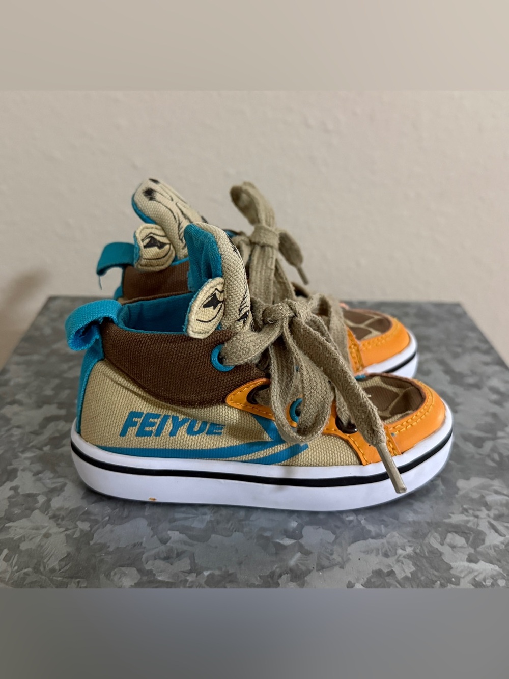 Feiyue Delta Giraffe Kids High-Top Sneakers in Beige, Brown, Orange Teal, Size 6